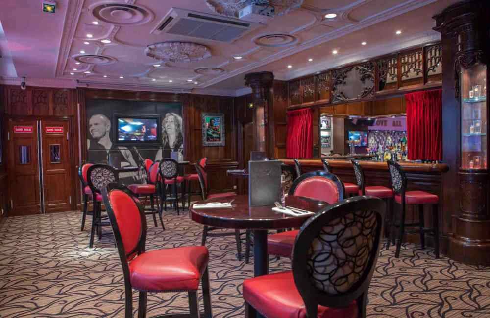 Hard Rock Café Paris (Privatisation)