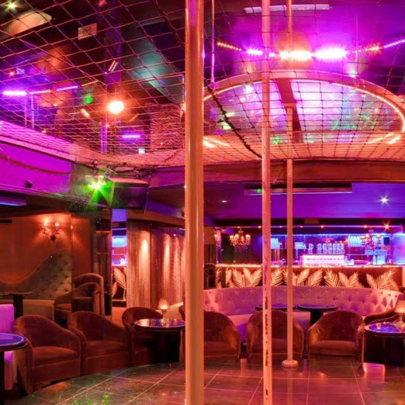 Le Whisper club de striptease à Paris Be Noé