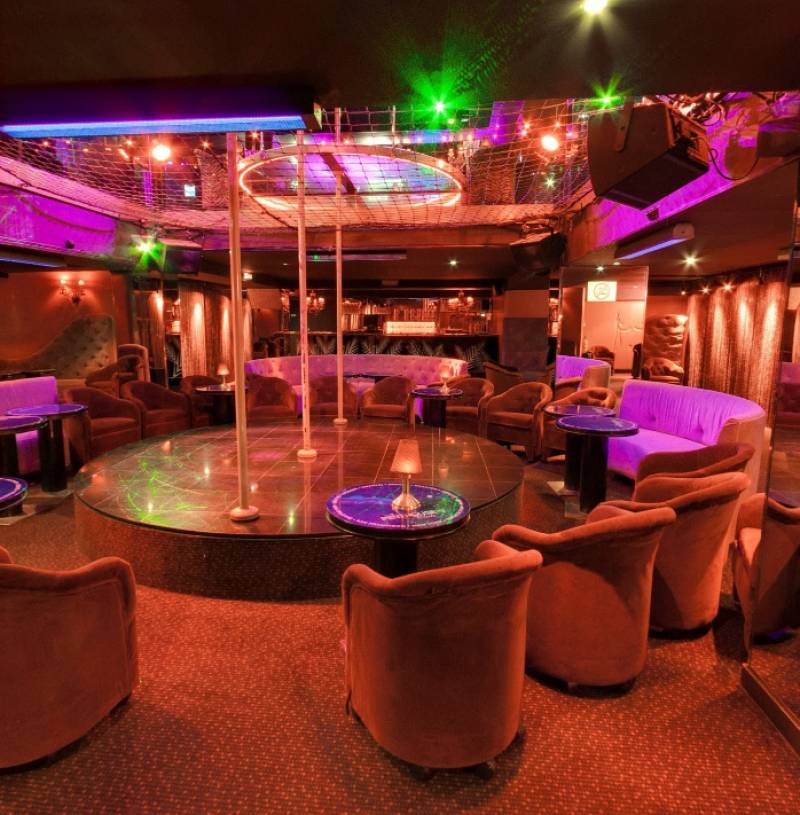 Le Whisper club de striptease à Paris Be Noé